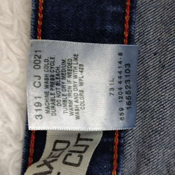 Levi's 550 Classic Relaxed Blue Dark Wash High Rise Five Pocket Boot Cut Jean - Picture 8 of 13